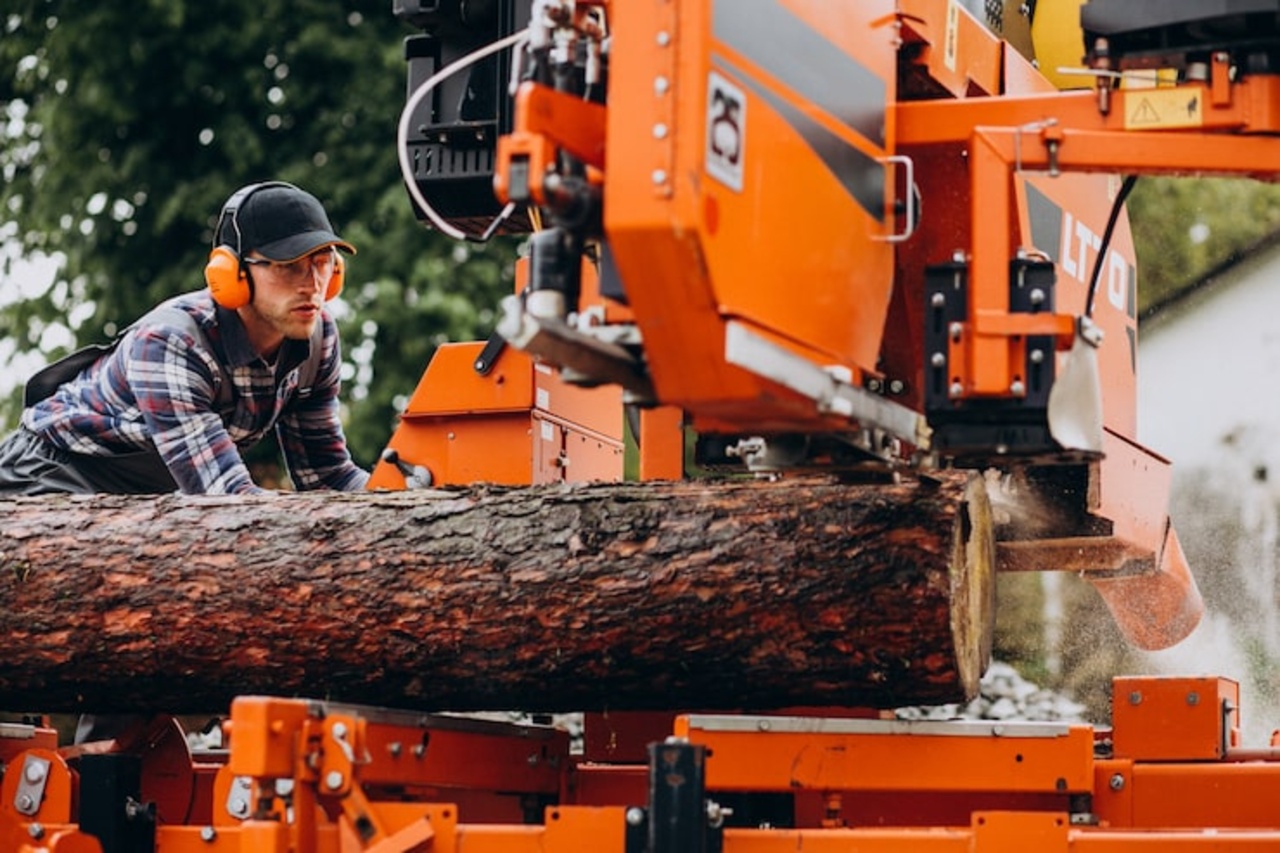 Dillon Tree Service Inc. team